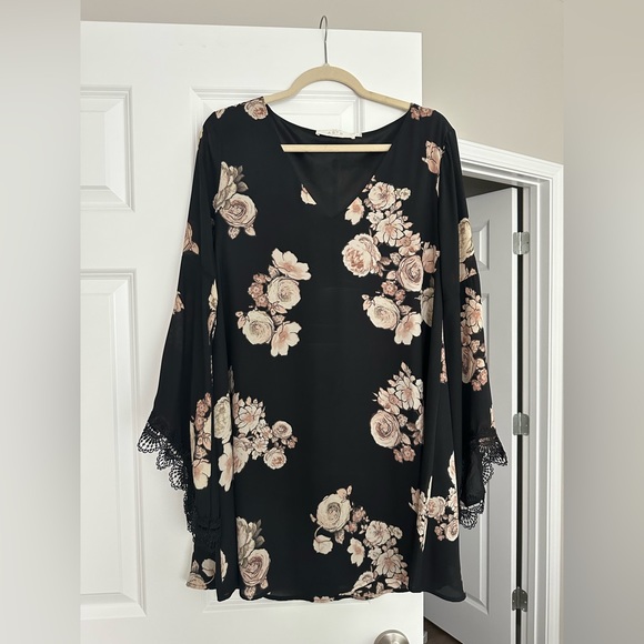 Dress - Picture 1 of 6